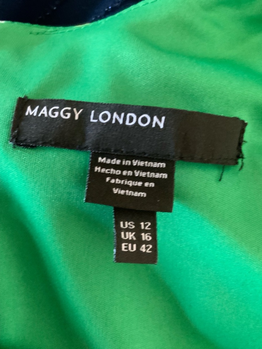Maggy London Green Floral Ruched V‑Neck Midi Dress - Picture 8 of 9